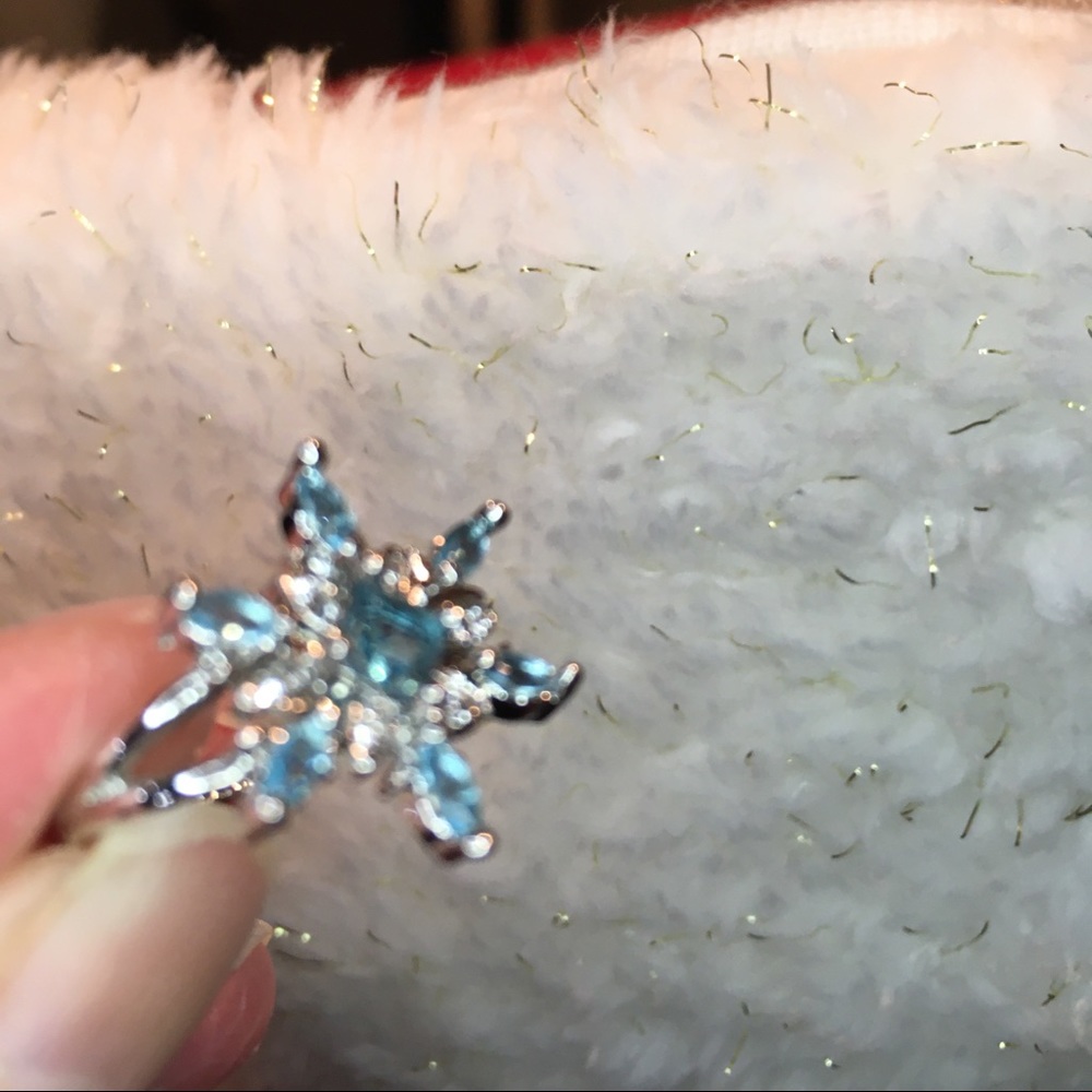 Blue Rhinestone Flower Ring Sz 6 NWOT - Picture 6 of 10